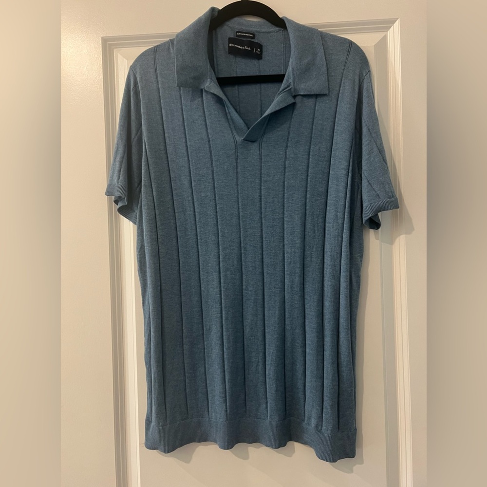 Men’s A&F polo